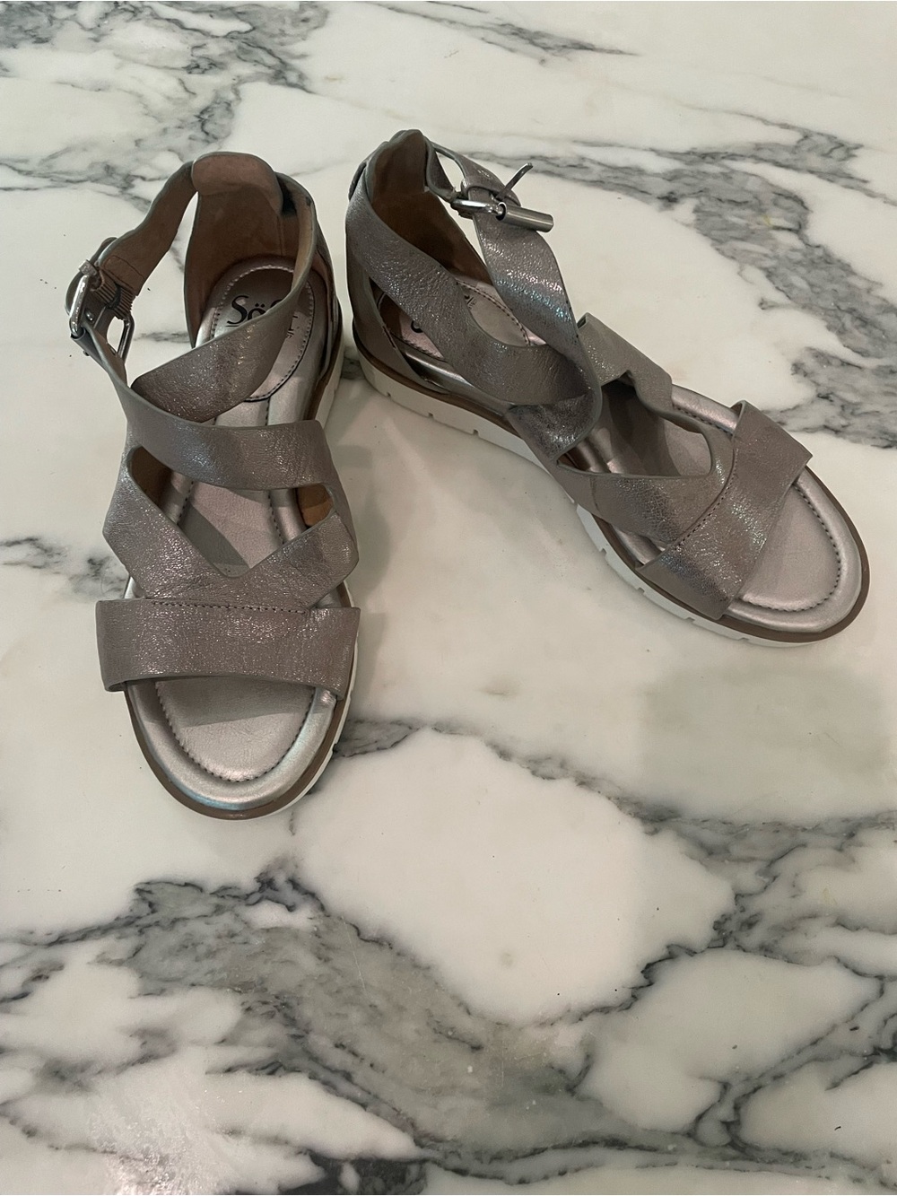 Söfft Mirabelle Metallic Gray Leather Strappy Sandals - Size 8.5